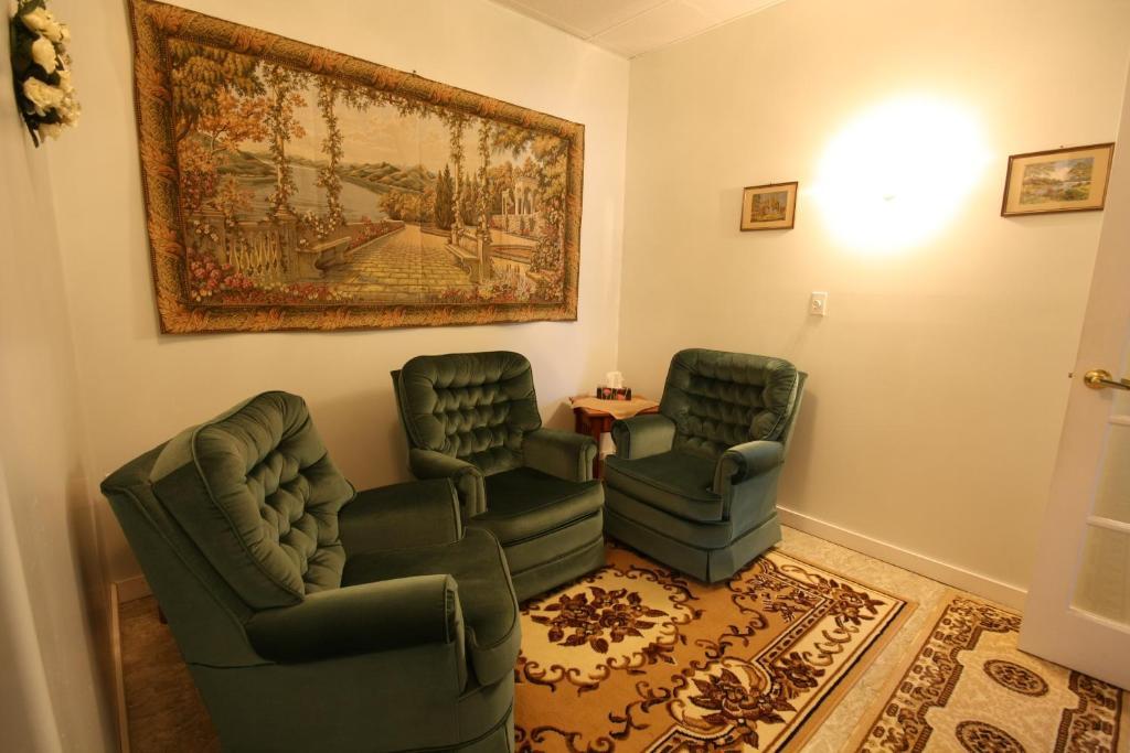 Villa Maria Country Inn Acheson ภายนอก รูปภาพ