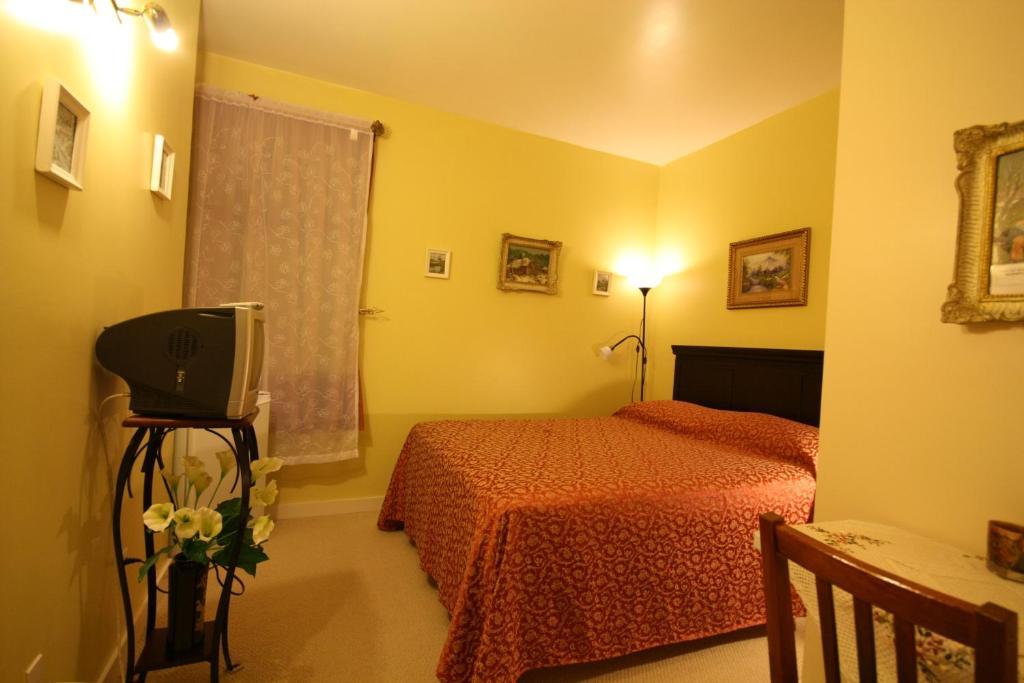 Villa Maria Country Inn Acheson ภายนอก รูปภาพ