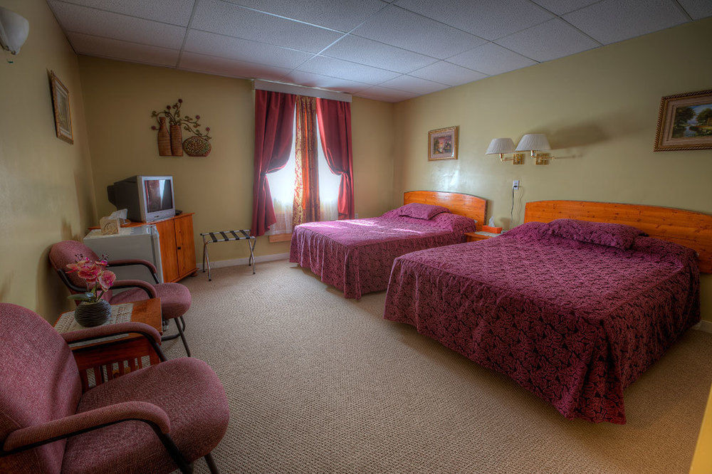 Villa Maria Country Inn Acheson ภายนอก รูปภาพ