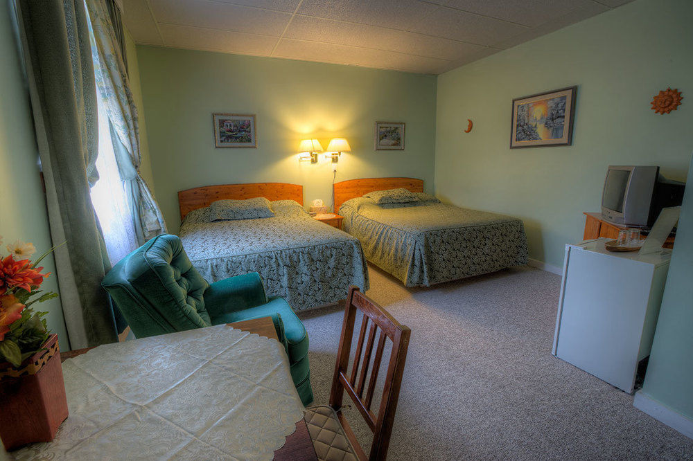 Villa Maria Country Inn Acheson ภายนอก รูปภาพ