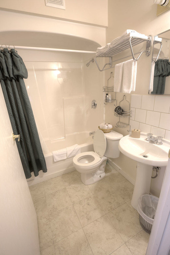 Villa Maria Country Inn Acheson ภายนอก รูปภาพ