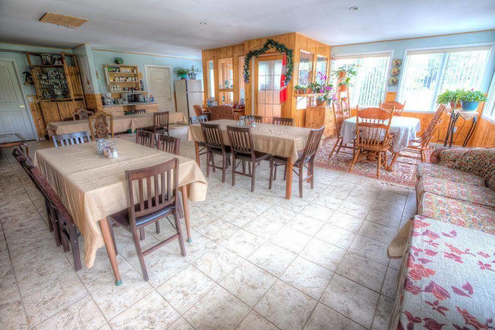 Villa Maria Country Inn Acheson ภายนอก รูปภาพ
