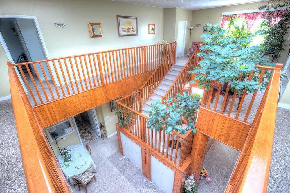 Villa Maria Country Inn Acheson ภายนอก รูปภาพ